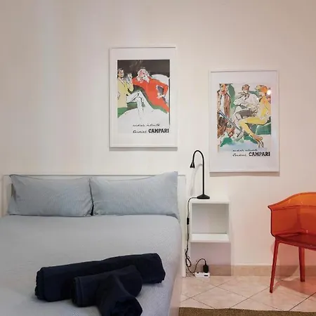 Xenia Apartments - Stylish Colorful Apt- Upbeat & Well-Connected Area-2